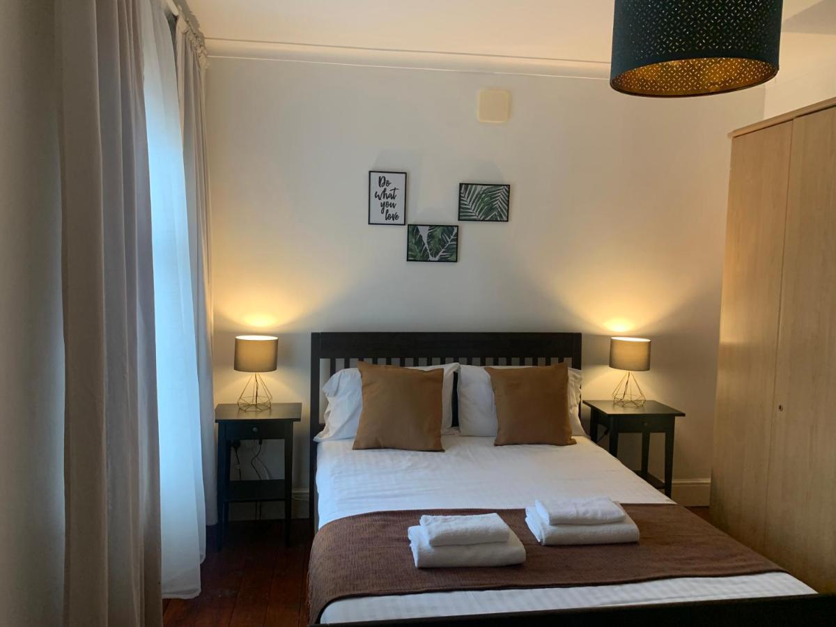 Unique 2 Bedroom Apartment In London/ Excel / Olympic City Close To Central Line Tube Station With Gated Parking Space ภายนอก รูปภาพ